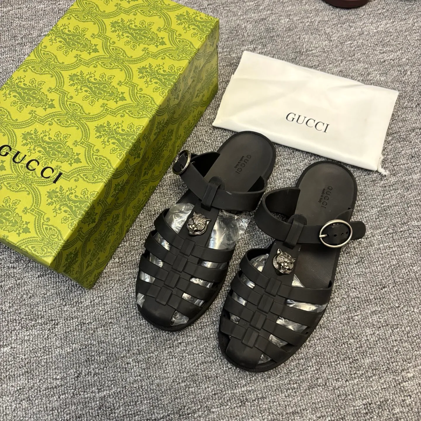 Men's shoes 260💰 [Gucci] Counter quality, top-quality original goods, real photos! Original TPU material, fine workmanship, comfortable; genuine 1:1 replica Size: 38 ~ 46